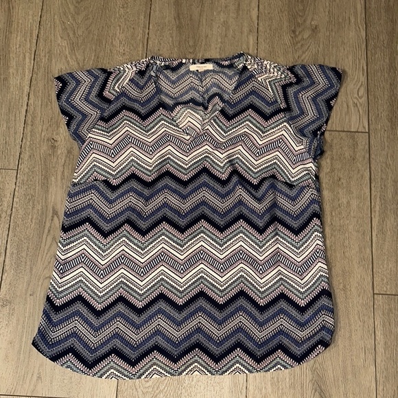 Maurices Tops - NWOT Maurice’s Chevron Patterned Women's Top - Blue and White size medium